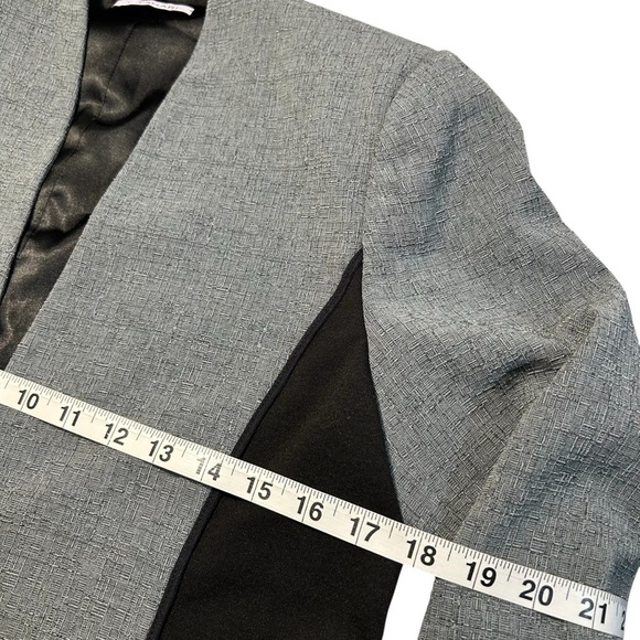 Tahari Cierra Black White Blend Short Fitted Blazer Sz 10 - Picture 9 of 11